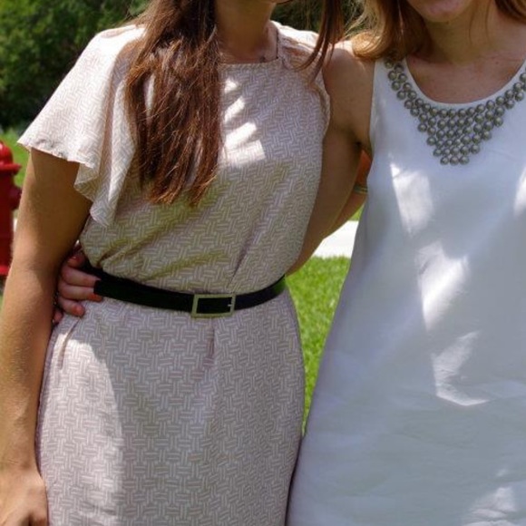 Francesca’s Ruffle sleeve lined shift dress with navy ribbon belt. - Picture 7 of 8